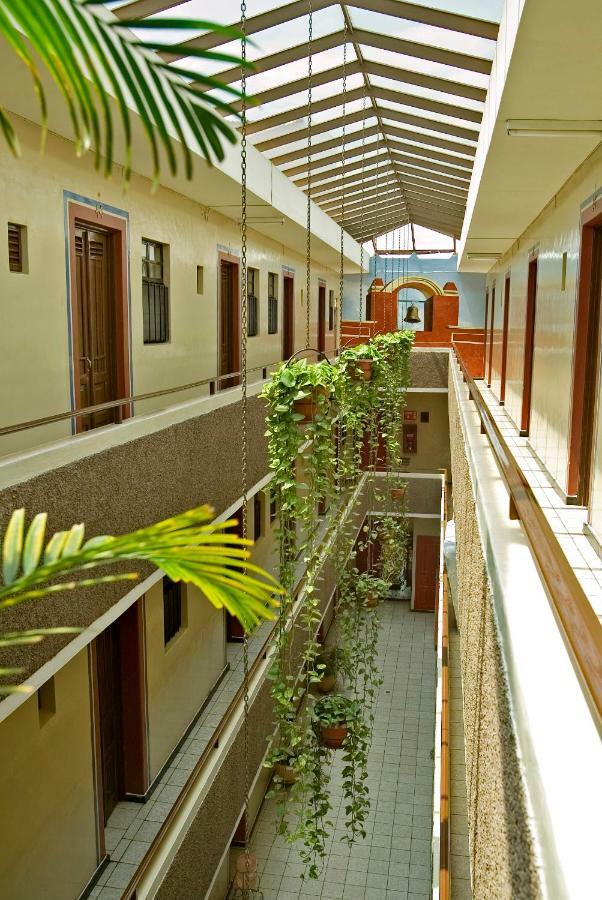 Hotel Janeiro Гвадалахара Екстер'єр фото